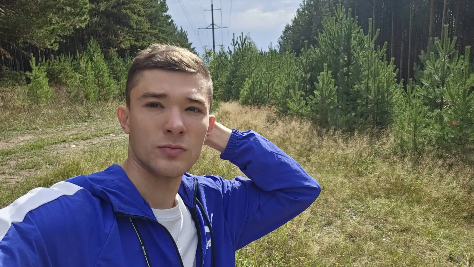Всем привет. Меня зовут Антон, мне 27, Увлекаюсь походами в лес, ездой на мотоцикле. Люблю играть в 