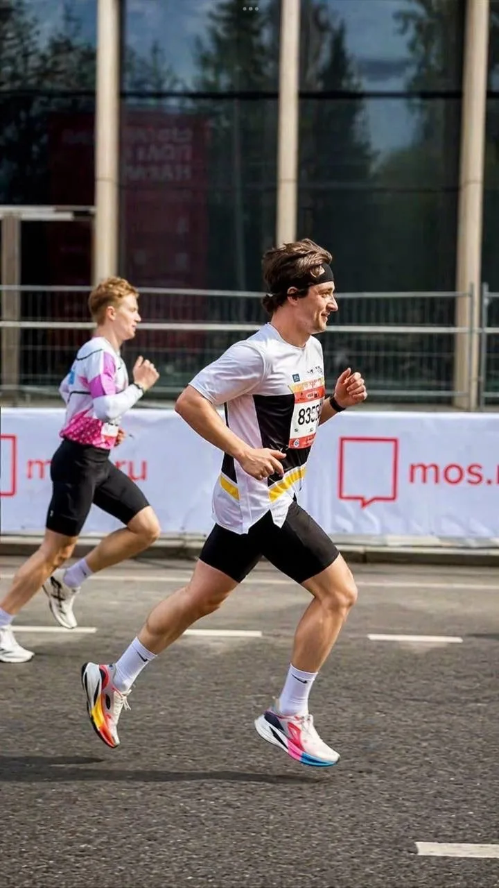 Наши учителя — в движении! 🏃‍♂️  Педагоги нашей школы приняли участие в полумарафоне — и это про сил