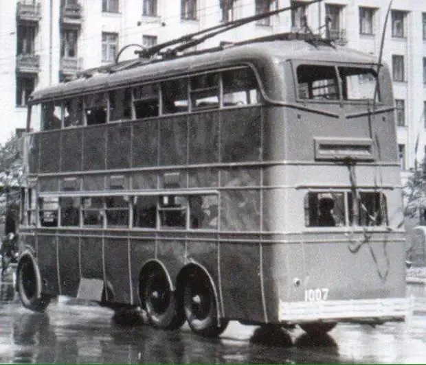 🚎 Вот такие двухэтажные троллейбусы ездили по улицам Москвы в 1939 году