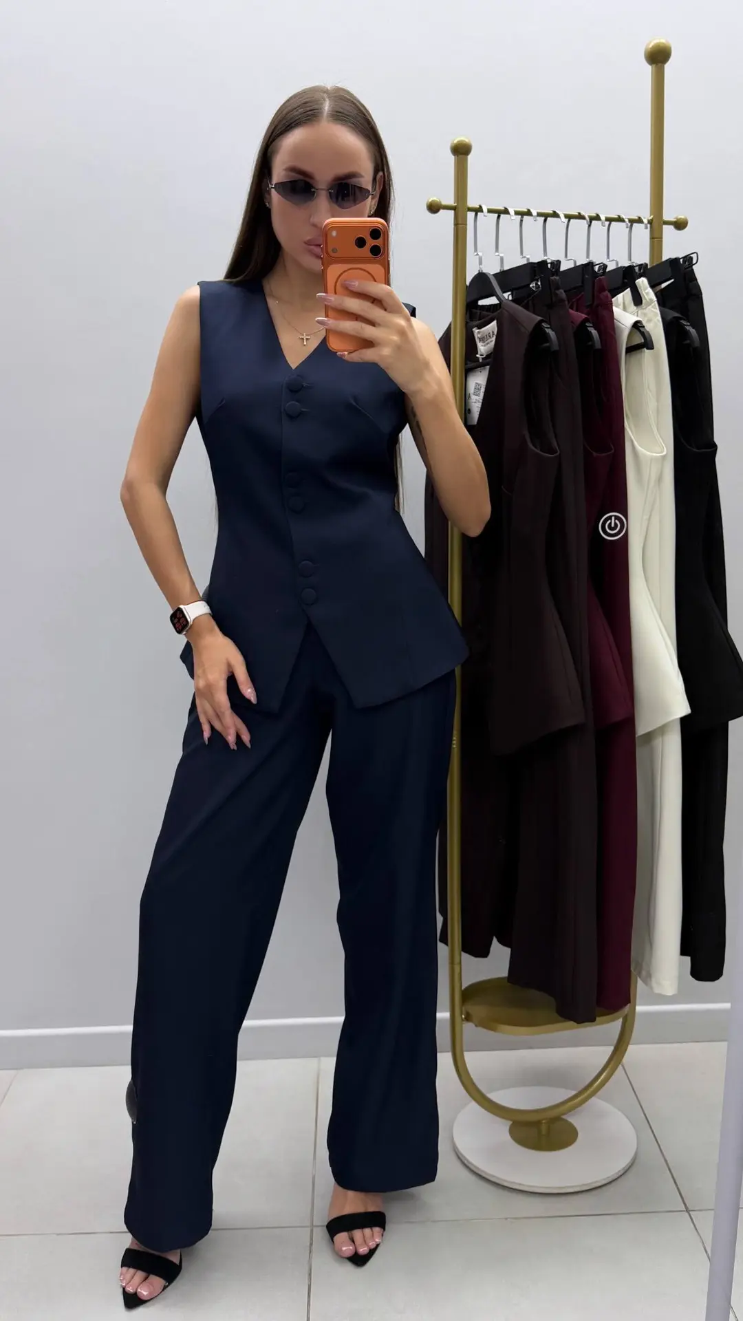 [костюм]
.-3499₽ | s.m

colors: 5

[очки]
.-299₽ ❗️