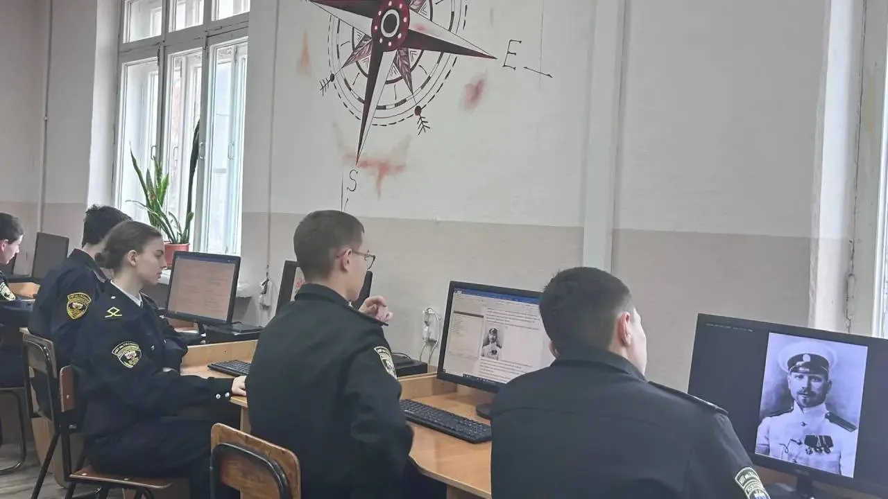 🏆 Наши курсанты — лучшие на заочном этапе «Сенявинских чтений»!  Осенью 2025 курсанты под руководств