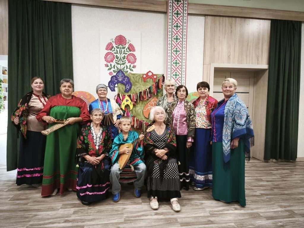 В клубе с. Яр отметили Единый день фольклора 🌿

17 июля в клубе с. Яр состоялась творческая встреча