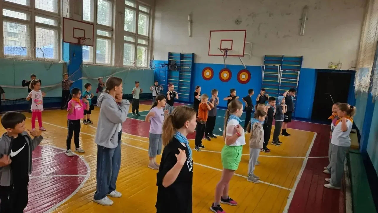 ☀️ 16-й день в «Солнышке»: зарядка, квест и никакой дождик не помеха!

Отгадывали загадки на «Поляне