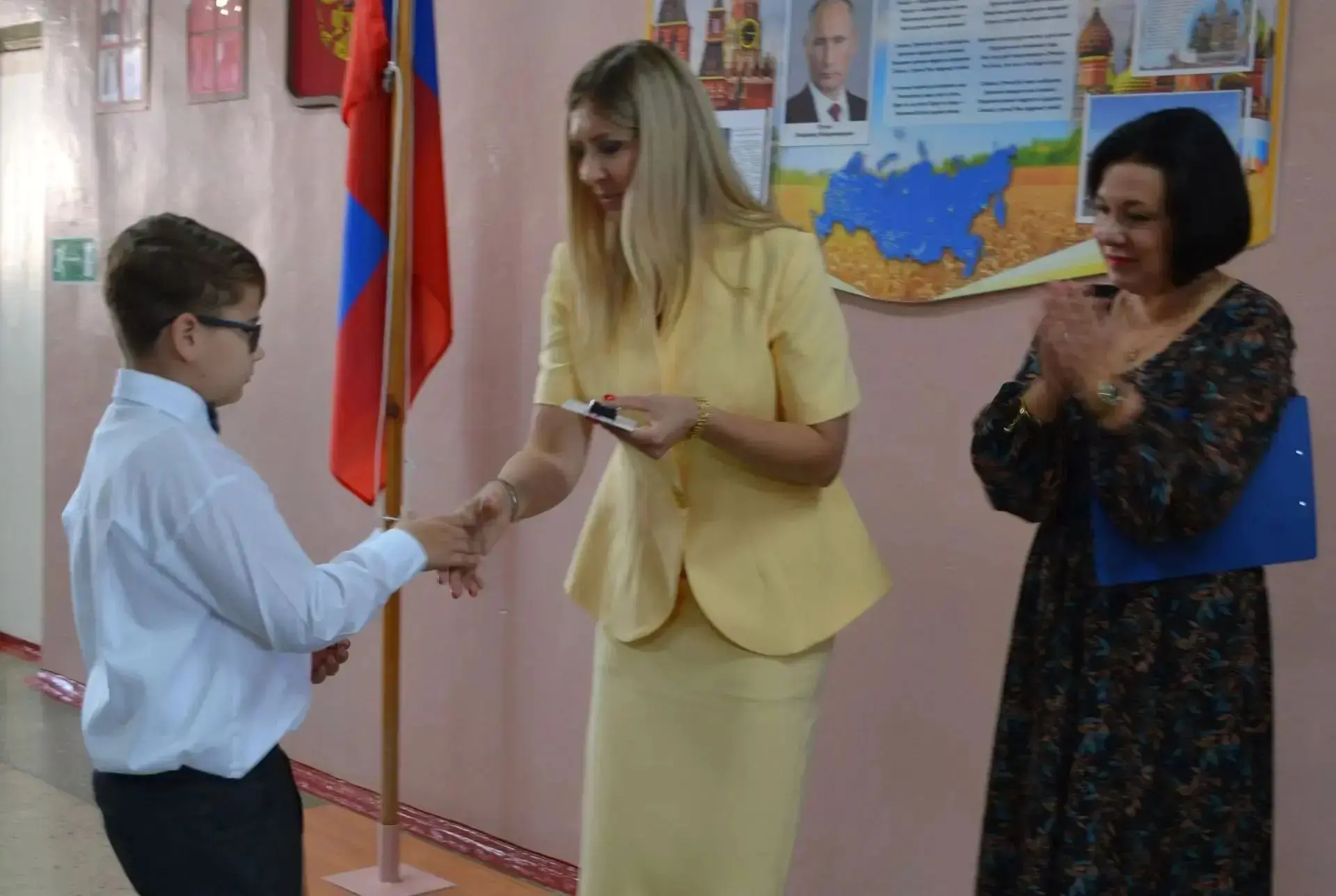 Вручение значков «Мой папа — герой»