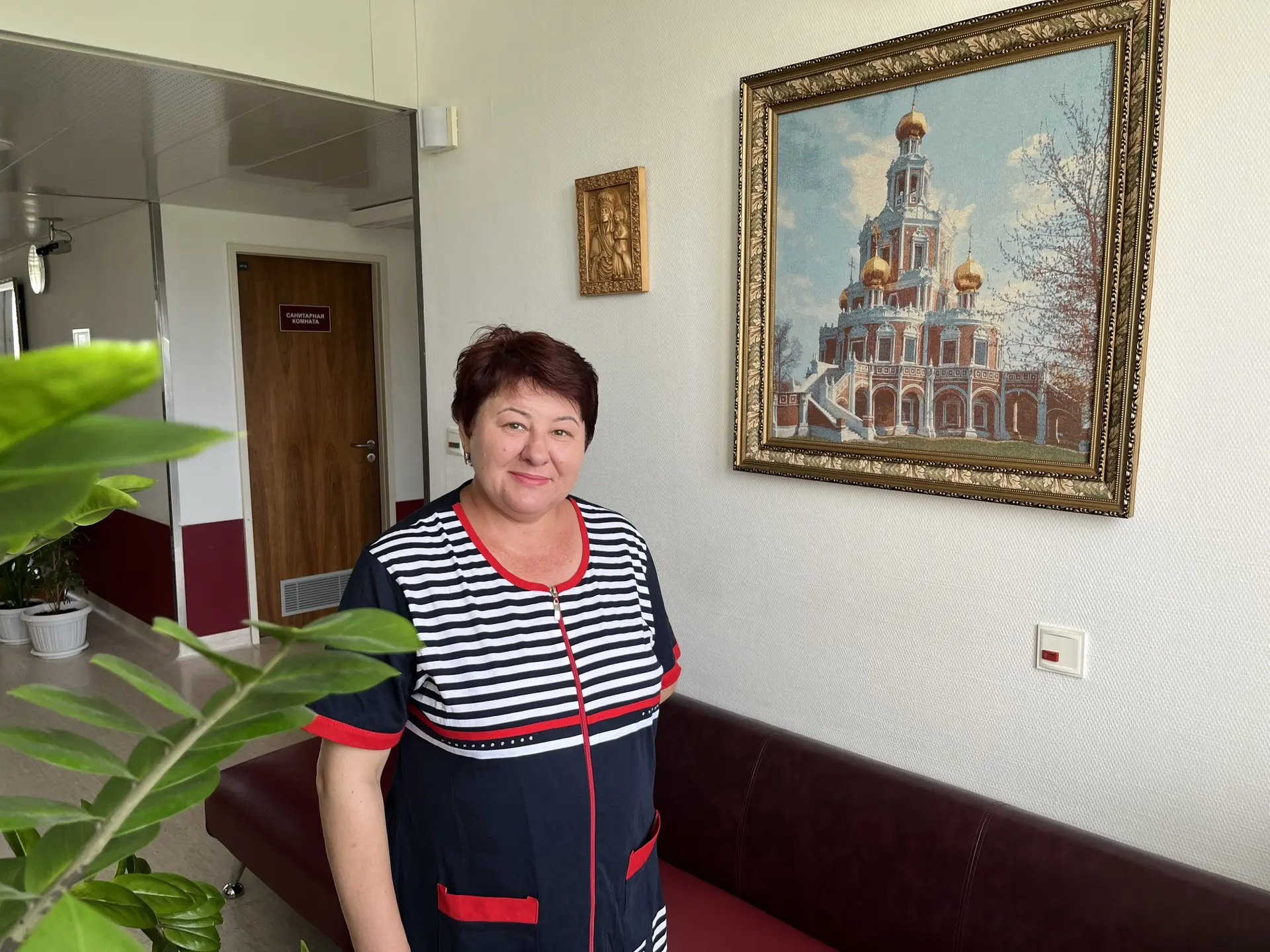 Редкая киста маскируется под обычную грыжу в спине. Пациентке после операции восстанови...