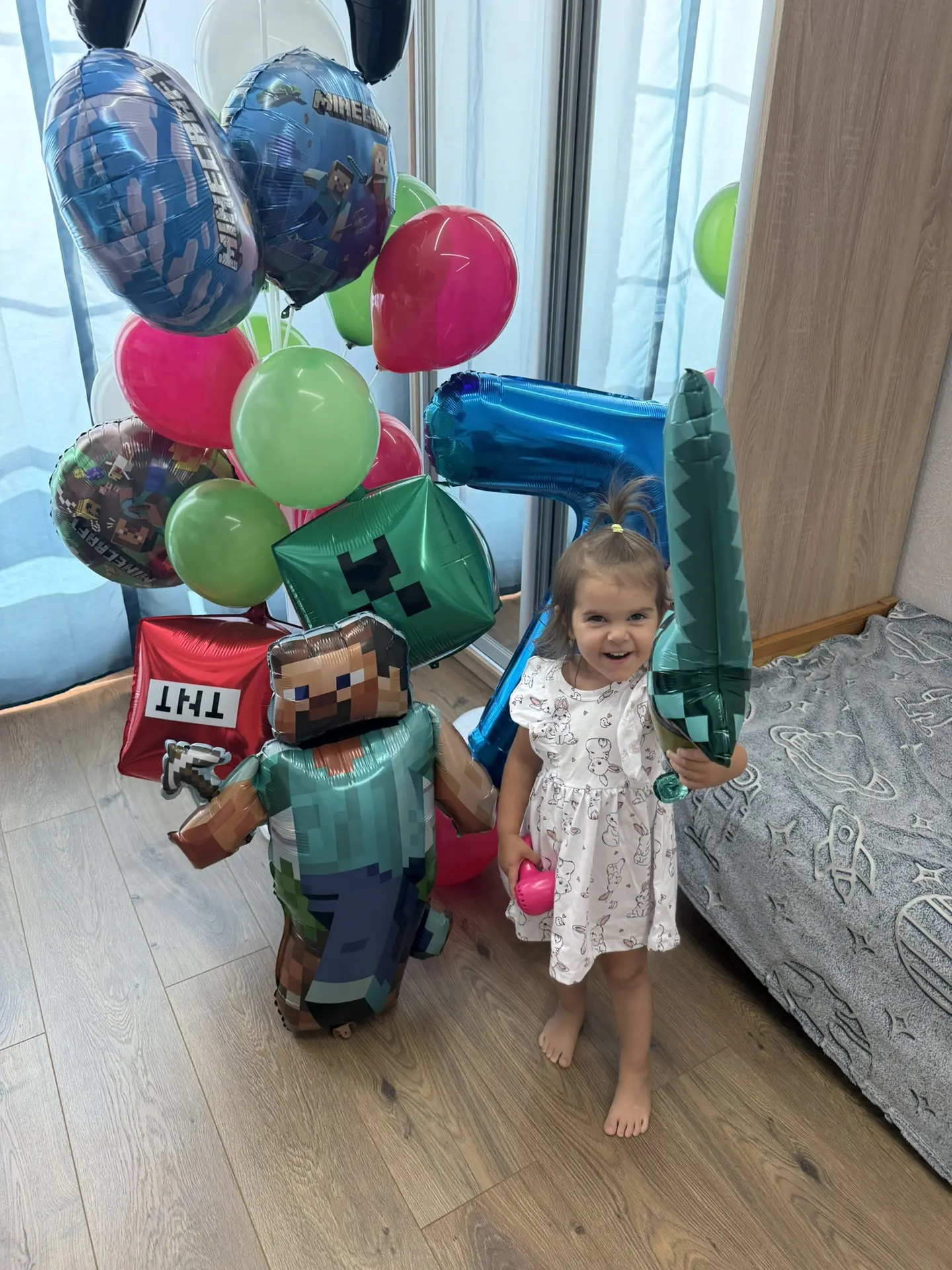 Дарья, готова поздравлять брата🎉