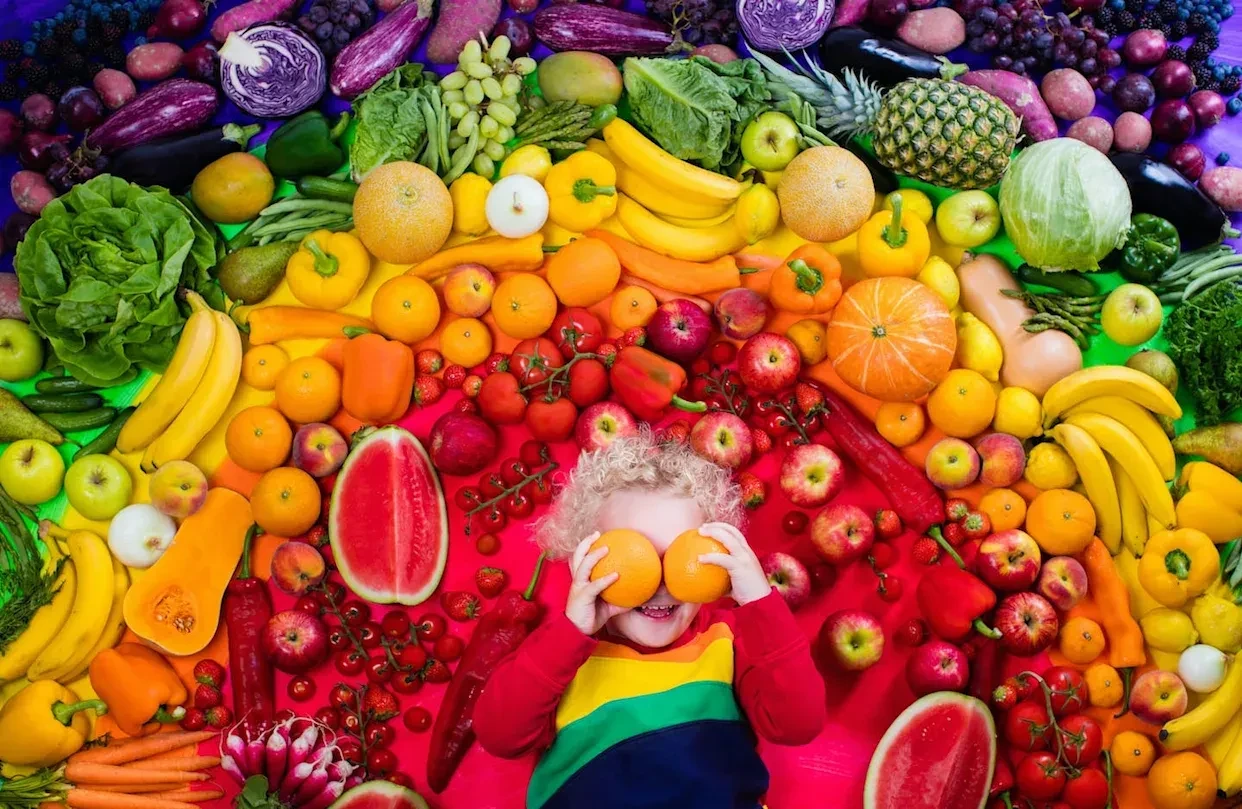 Ягоды против простуды: краткий гид для родителей 🍓🦠Когда ребенок заболел, ягоды — это...