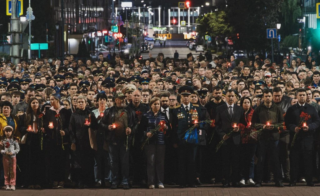 🕯 Центр Липецка озарят свечи памяти

В городе пройдёт акция «Свеча памяти». Жители с зажжёнными све