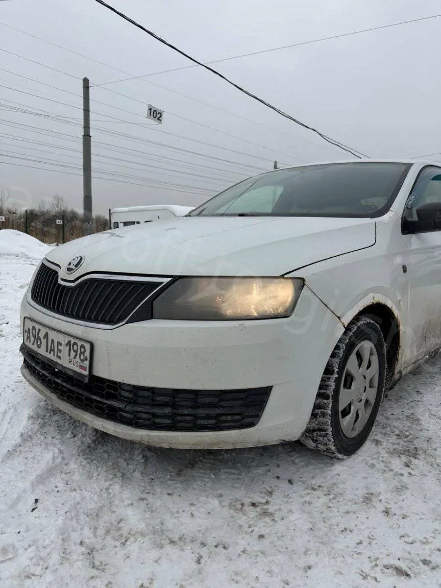 Автомобиль Skoda Rapid 2017 года выпуска выставлен на торги в Санкт-Петербурге в формат...