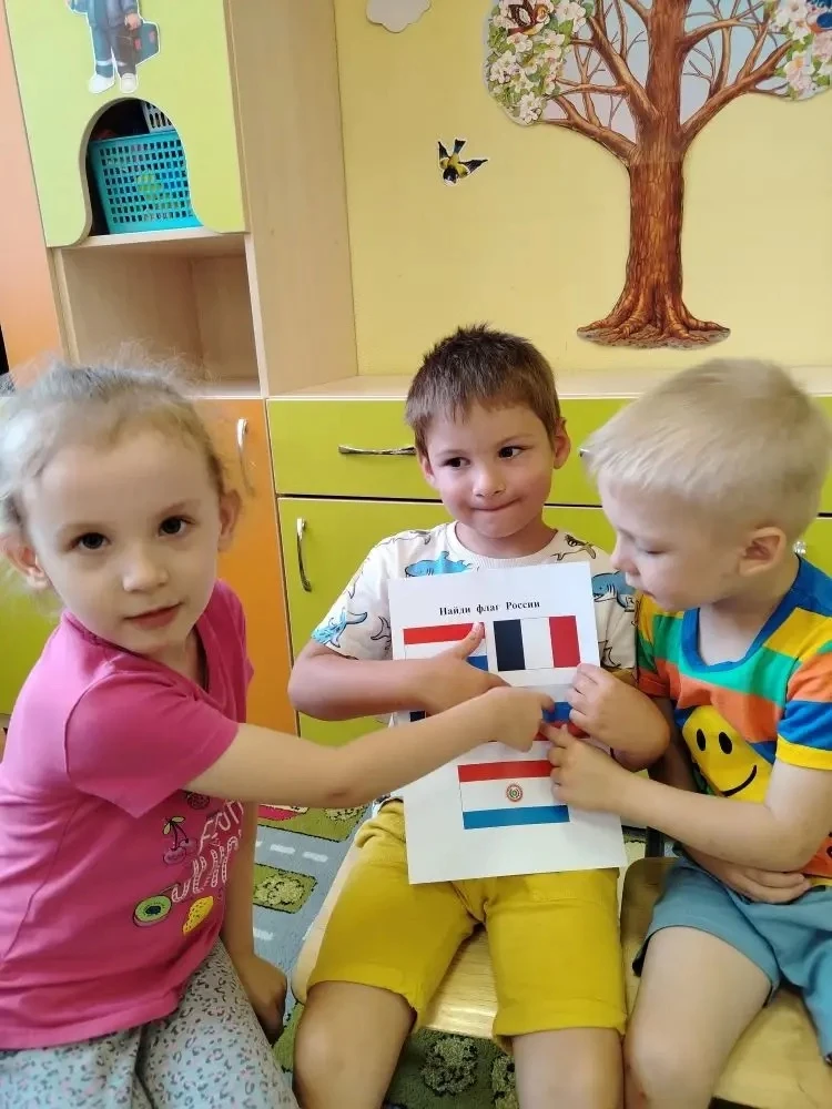 В группе «Колобок» прошло яркое и познавательное мероприятие 🇷🇺, посвященное Дню России. Это было 