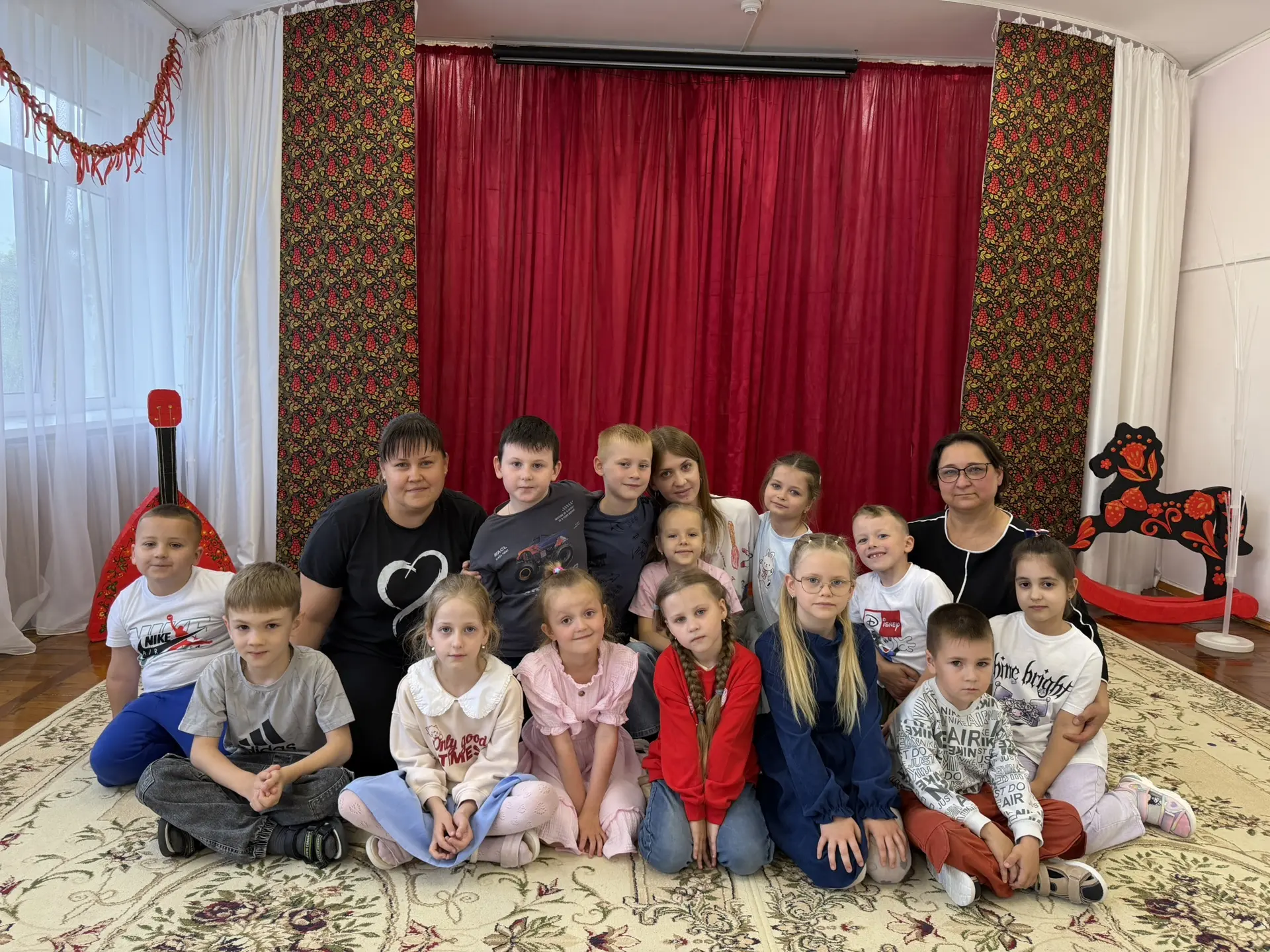Посмотрите на них сегодня – они еще наши, такие родные. А завтра? Завтра они уже выпуск...