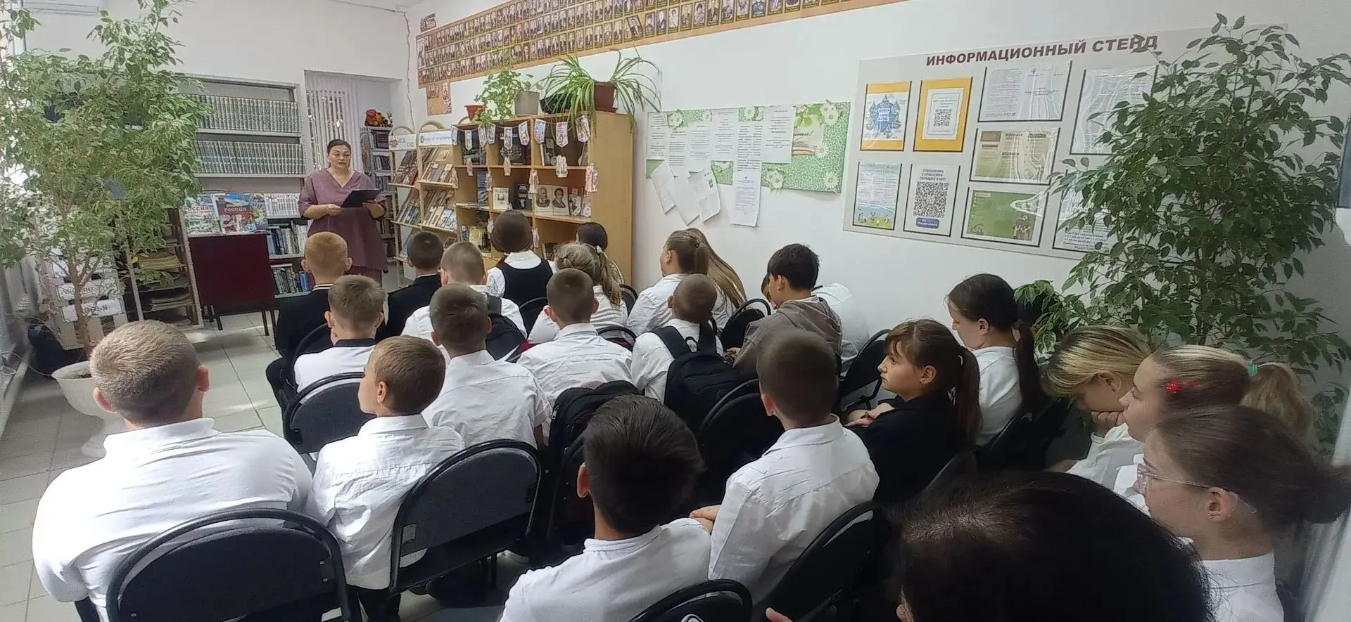 ‎📚✨ «Язык — живая душа народа»: познавательный час в библиотеке!