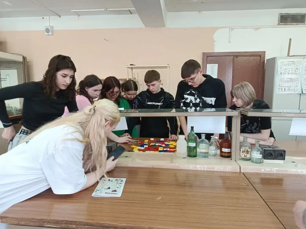 🎓 Шаг в профессию — успех наших команд на квесте УГЛТУ  Учащиеся МАОУ СОШ № 71 — 8В, 9А, 9Б, 9В, 10А