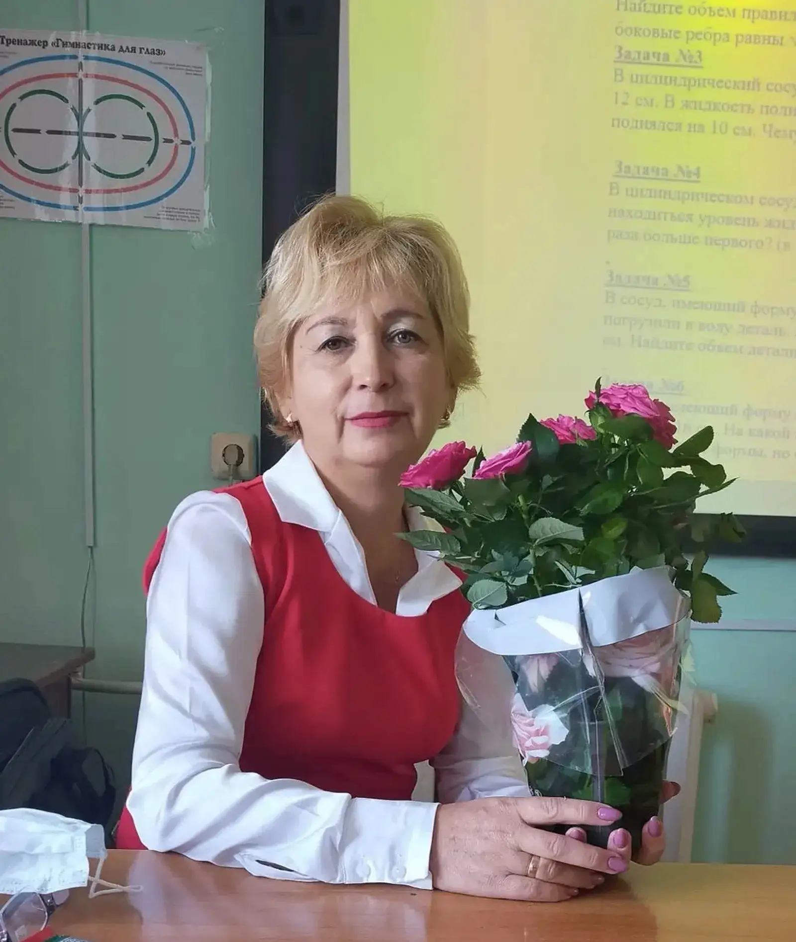 Марина Анатолиевна преподает математику в средней школе №1 с. Бижбуляк уже тридцать оди...