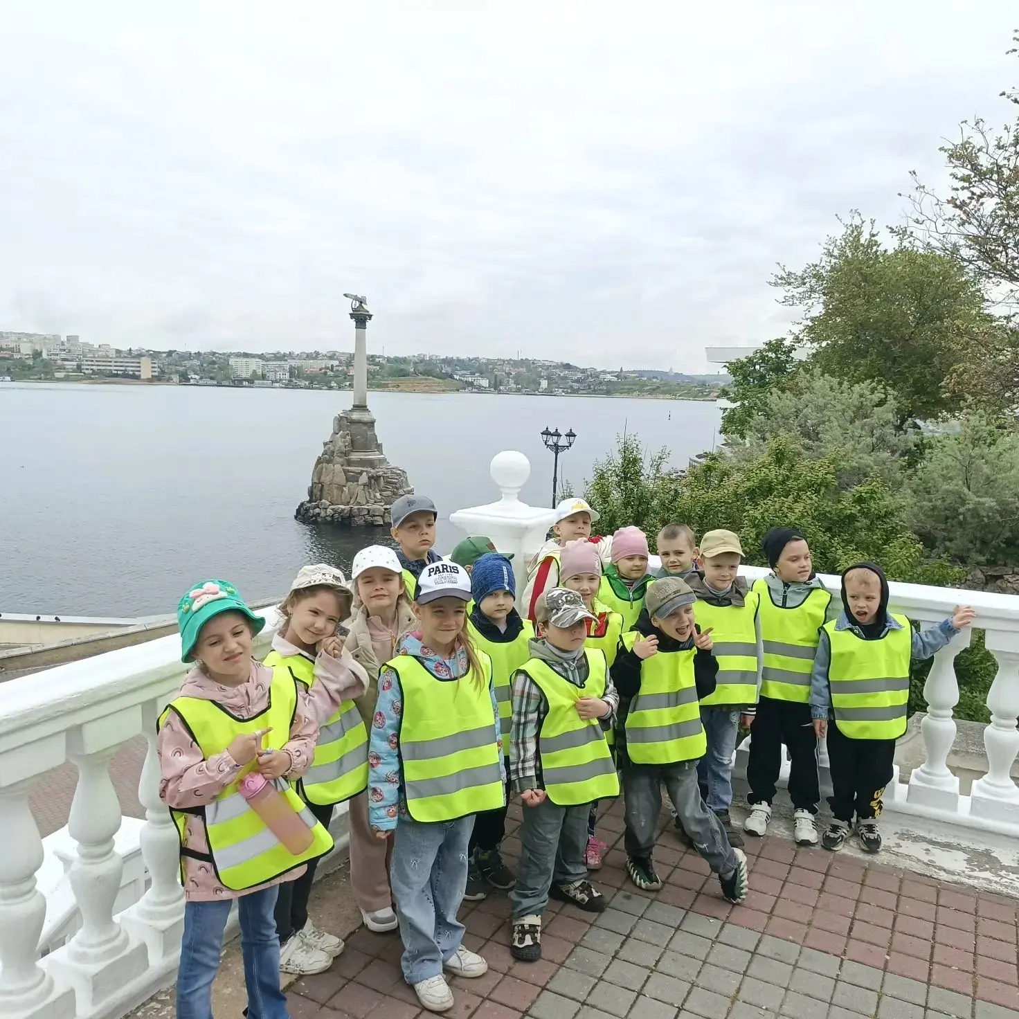 Экскурсия — важный шаг в формировании у детей основ гражданских и патриотических чувств.  

С больши