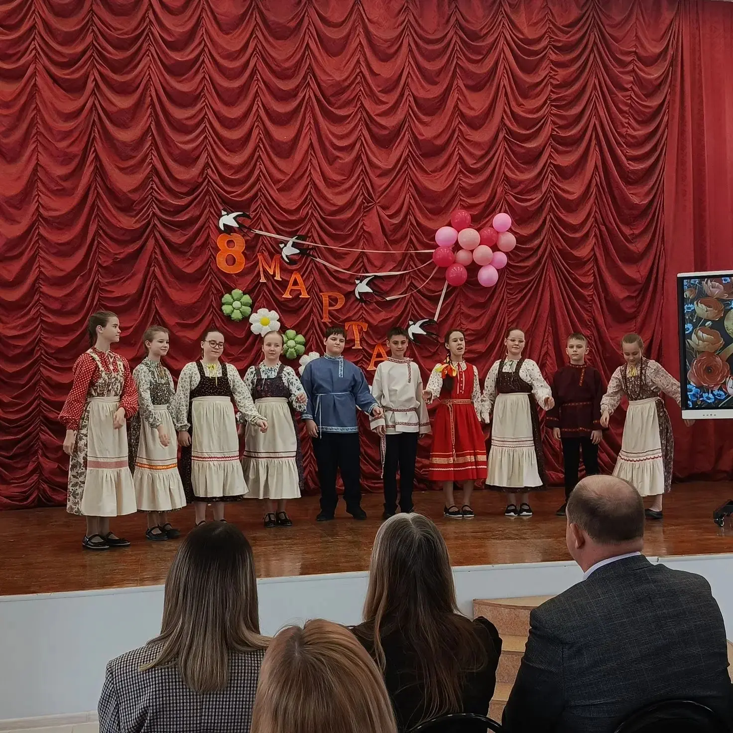 С ПРАЗДНИКОМ!  🌷Ярко!  🌷Весело!  🌷Творчески! 🌷Именно так прошел сегодняшний весенний день в нашем ли