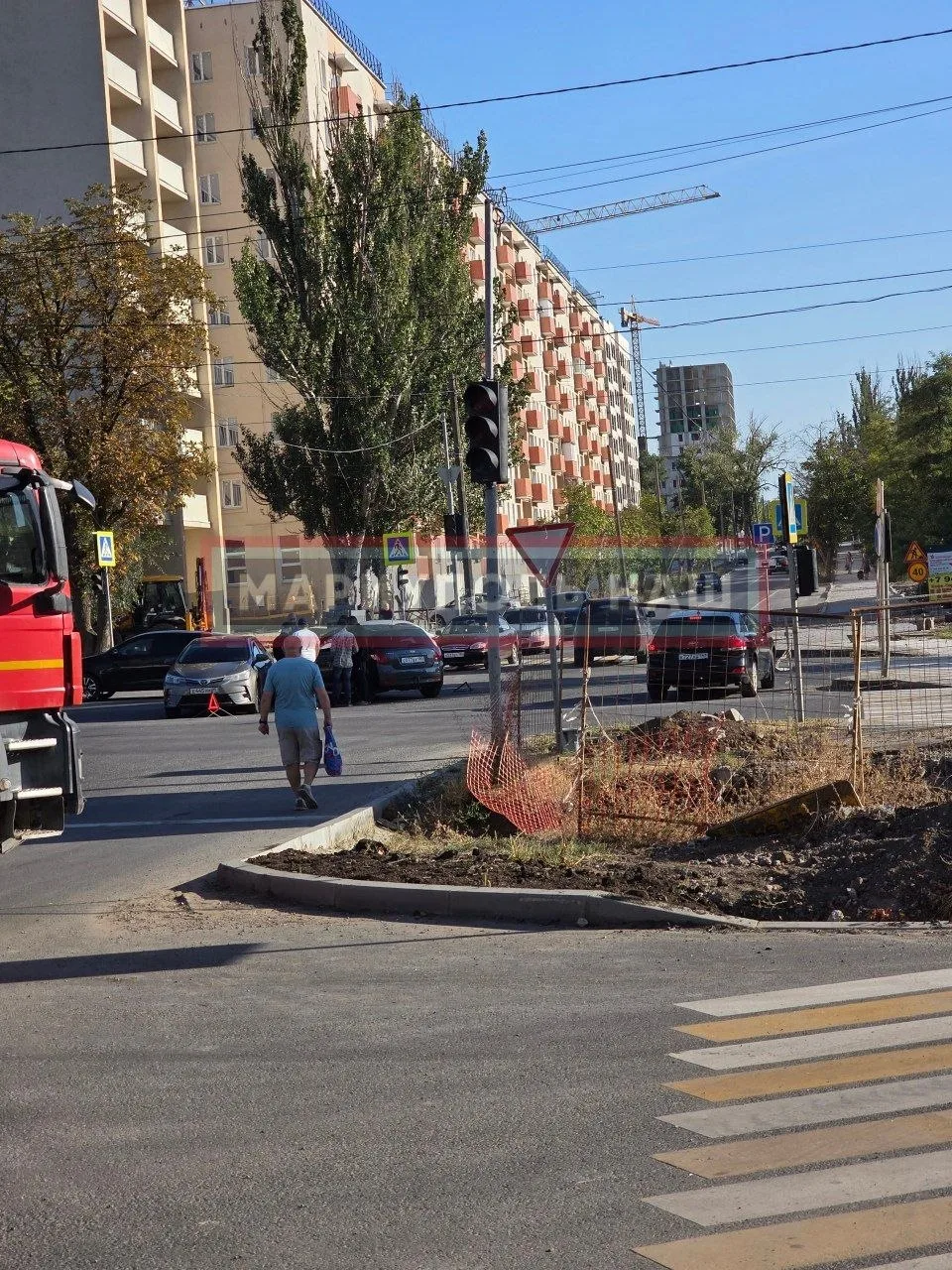 #нампишут Дтп , произошло из-за того, что не работают светофоры и забыли правила видимо...