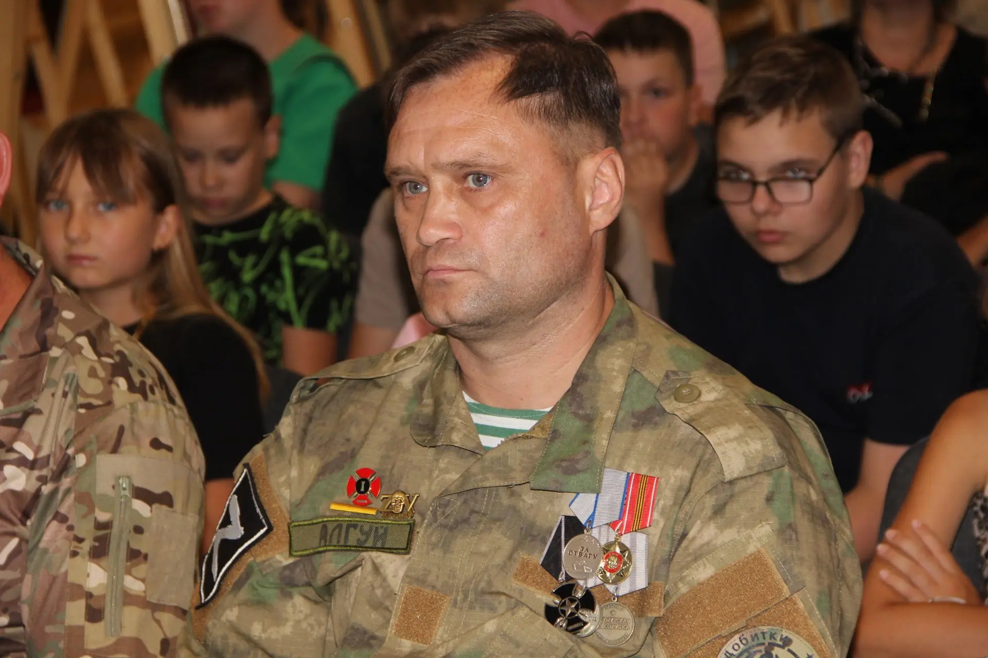 В Ленинградском округе в День памяти детей — жертв войны в Донбассе прошла акция-реквием в ознаменов
