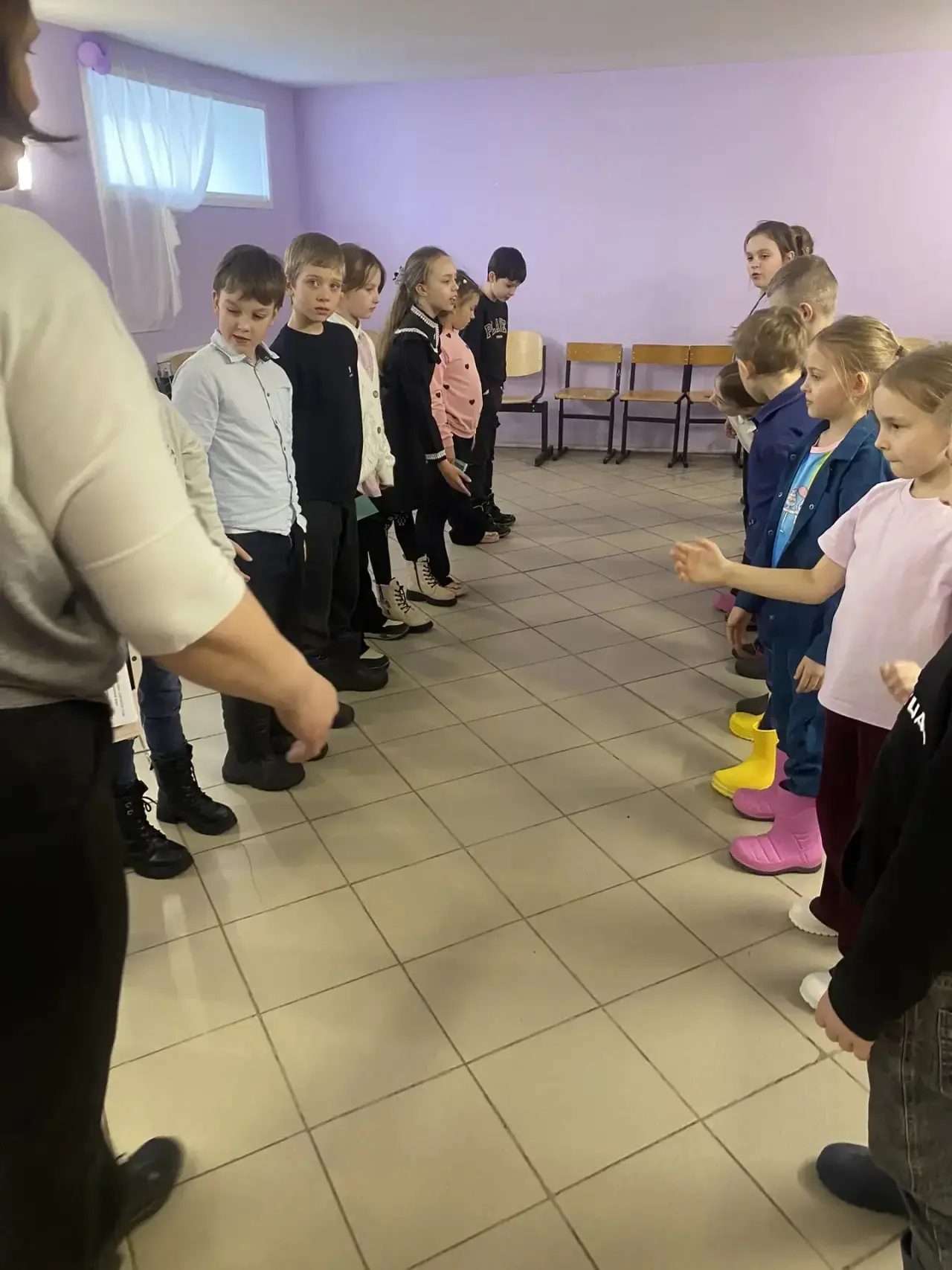Обучающиеся 2 класса поучаствовали в мероприятии , посвящённом годовщине воссоединения ...