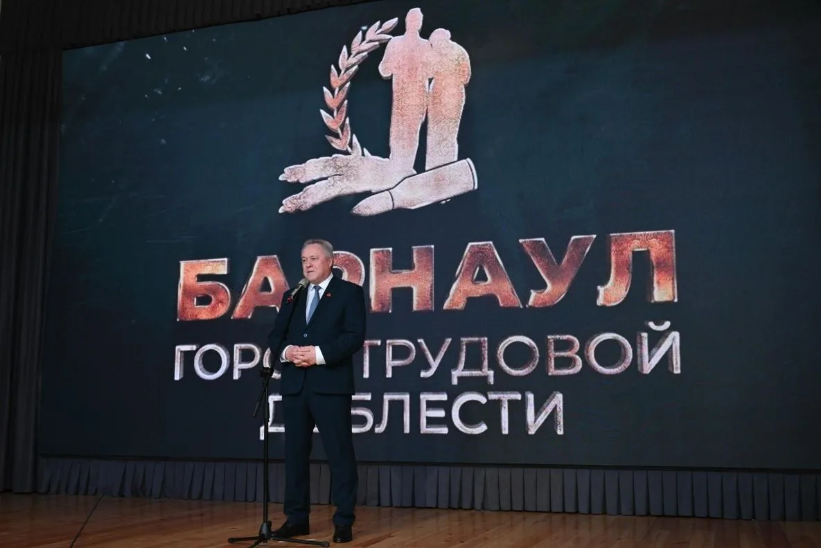 🇷🇺В Барнауле проходит городской патриотический марафон  Патриотическая акция «Белые журавли» в барна