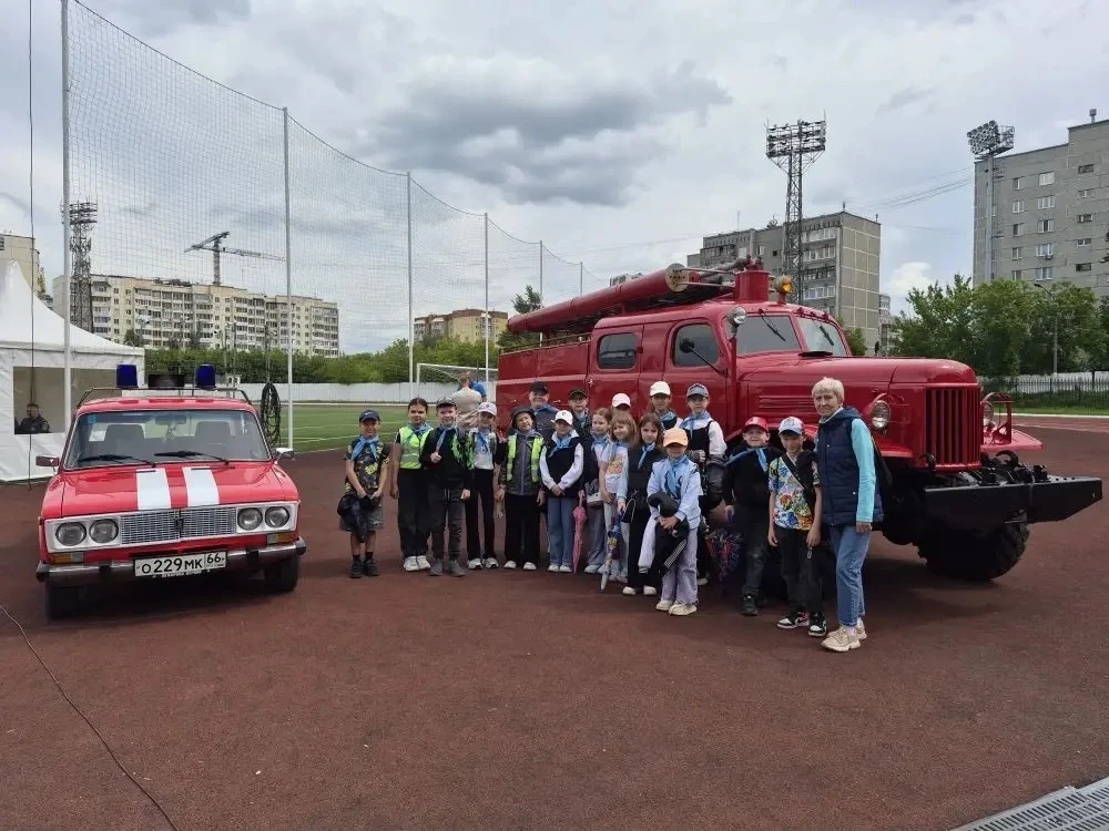 🤩СПАСАТЕЛИ В ДЕЛЕ

🚒 2 июня отряды нашего школьного лагеря посетили Всероссийские соревнования МЧС