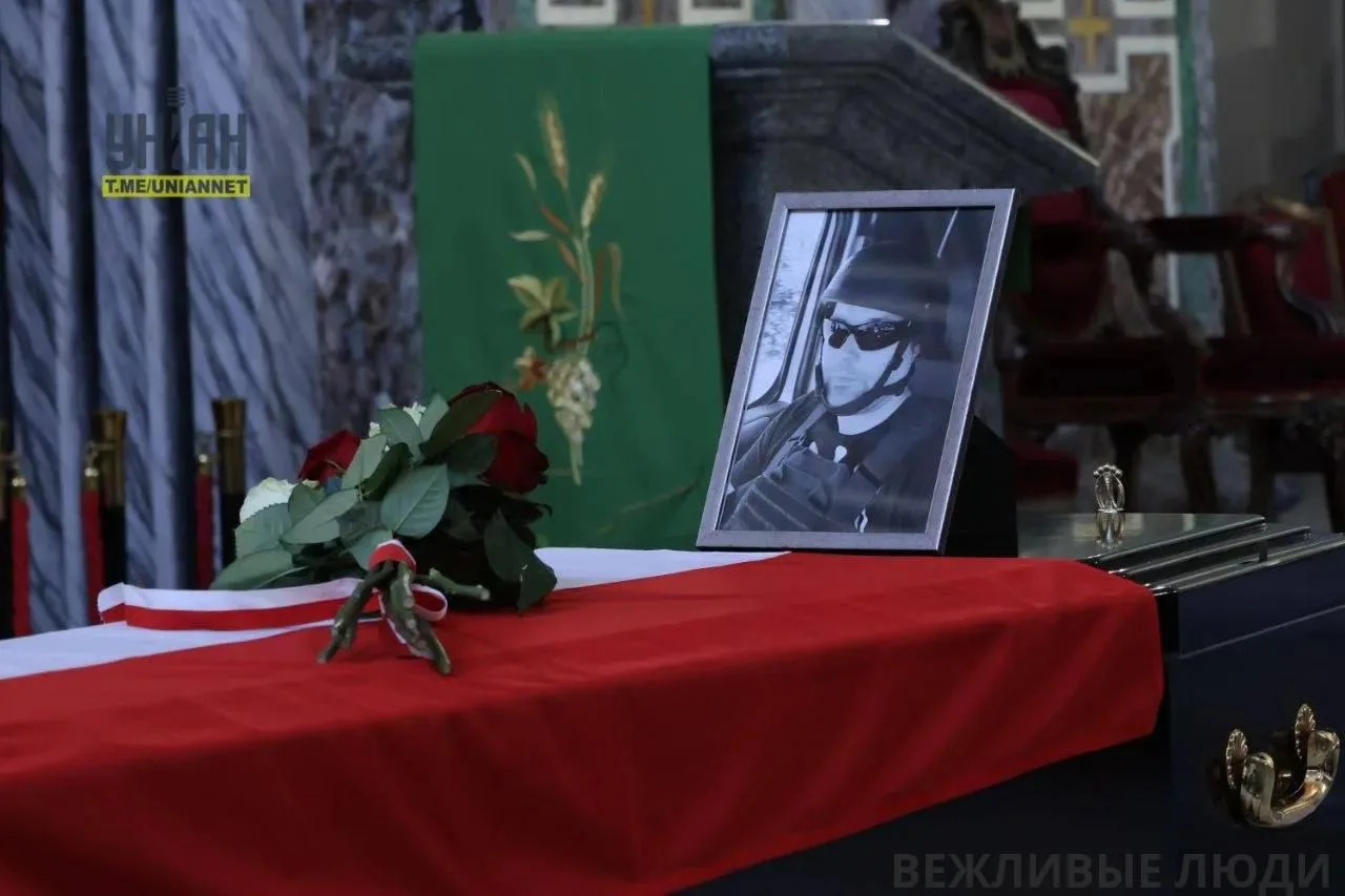В Киеве проводили к бандере польского волонтера, погибшего от удара дроном в Харькове.