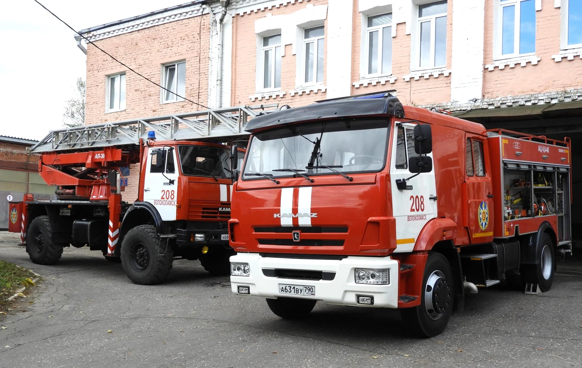 Волоколамские школьники познакомились с работой пожарных