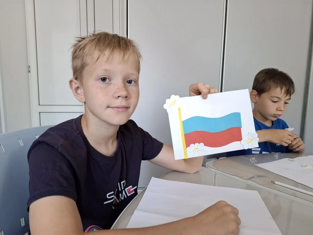 День сегодня в лагере выдался очень насыщенный. В отрядах "Одуванчик" и "Апельсин" с утра началась п
