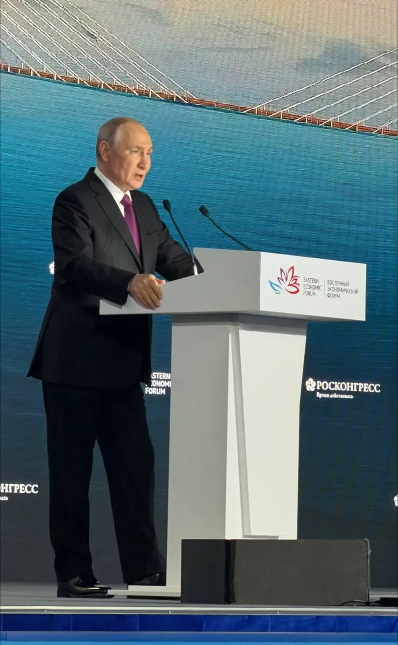 🇷🇺 Сегодня на пленарной сессии ВЭФ Президент России Владимир Владимирович Путин озвуч...