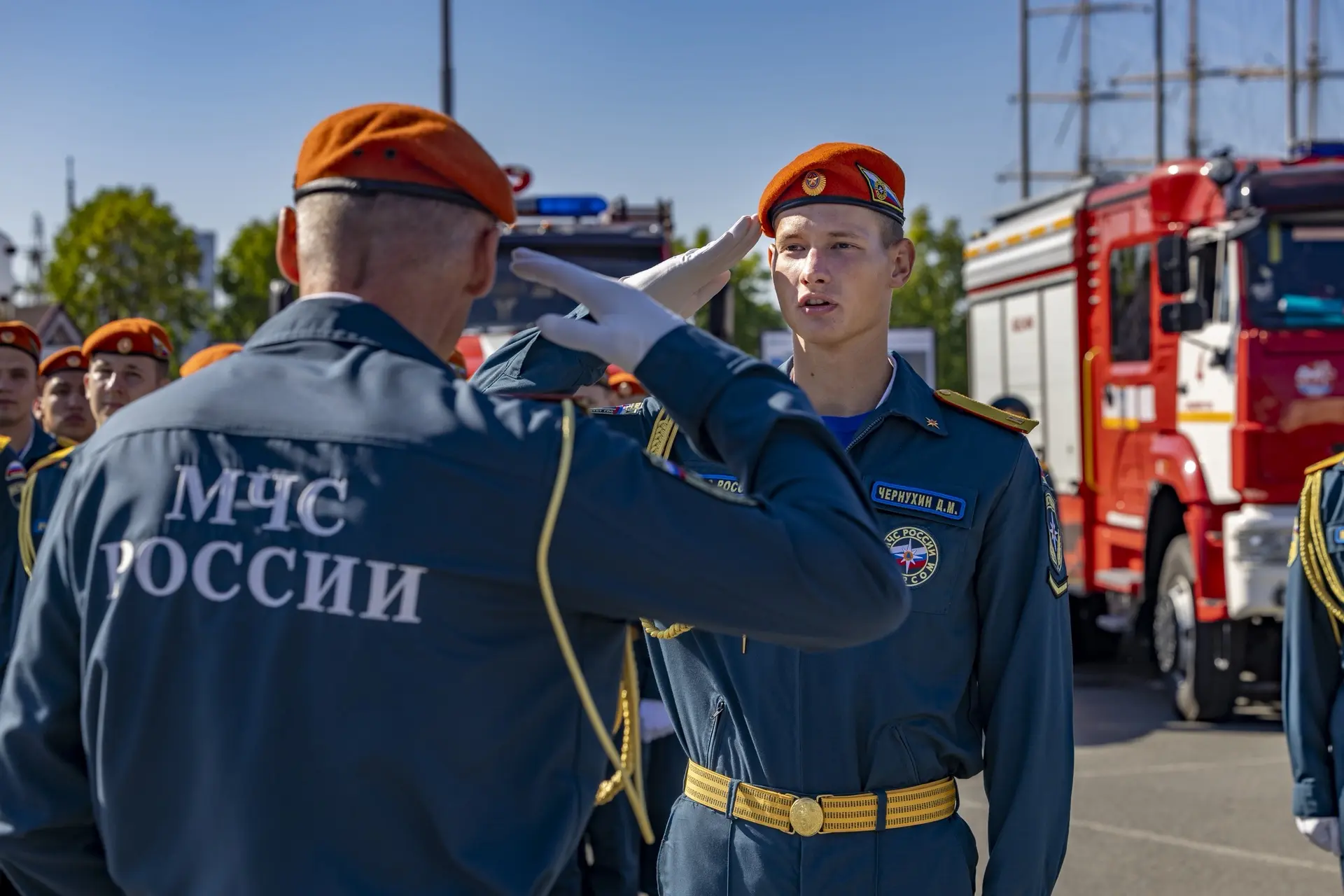 52 курсанта Дальневосточной пожарно-спасательной академии – филиала Санкт-Петербургског...
