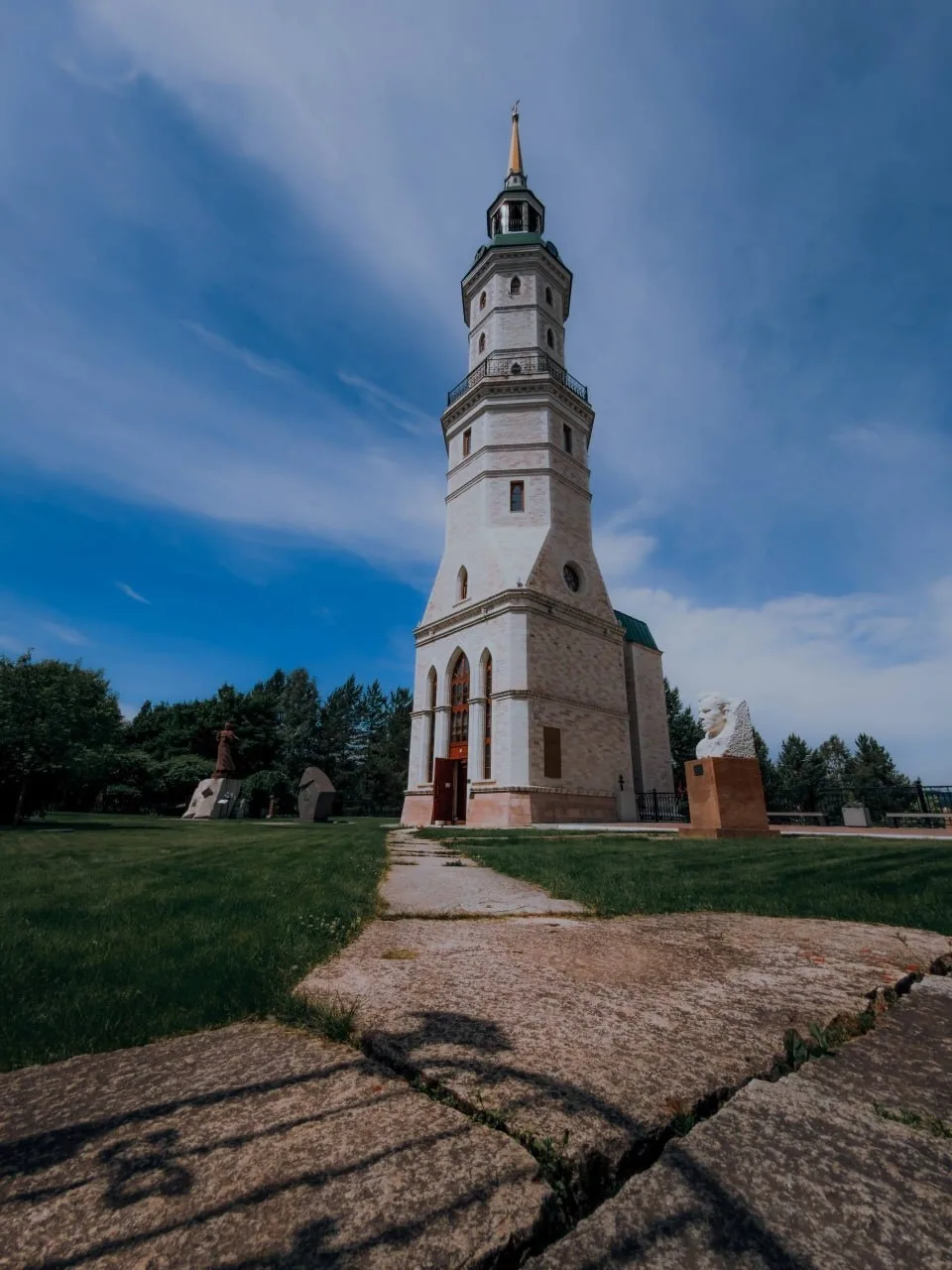 Один тёплый денёк 🌄

📍Златоуст, национальный парк «Таганай»

Автор: Kostya Shipitsyn