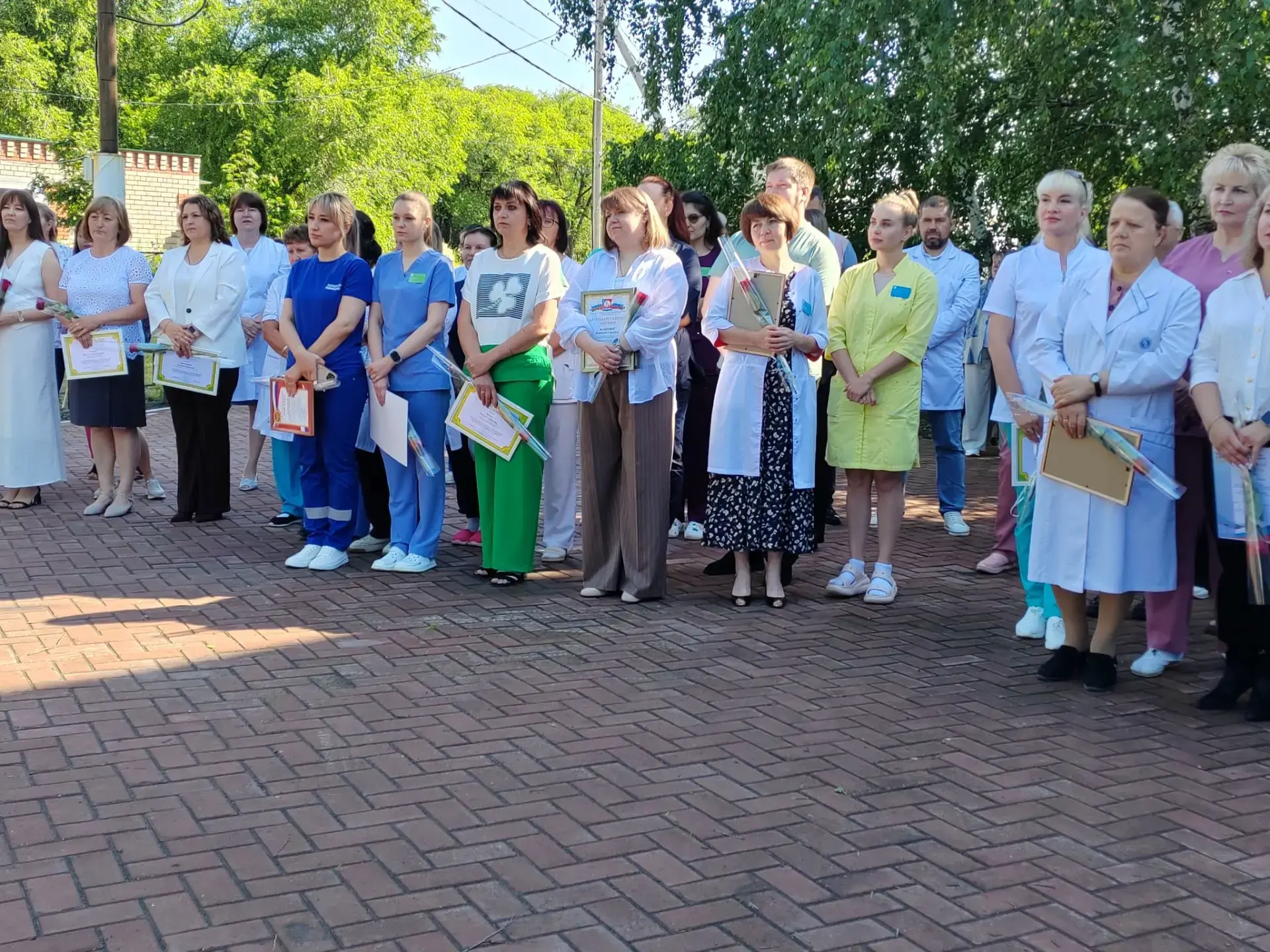 Спасибо тем, кто лечит и дарит надежду! ❤️ 

Сегодня утро в Новоспасской районной больнице началось 