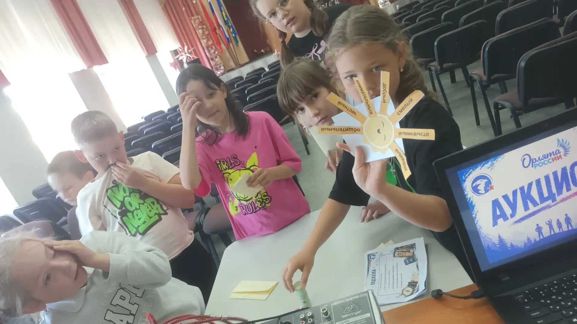 🗞 День в лагере: «Кризис страны» — ищем решения вместе! 
Сегодня в нашей Стране Больших Дел прошёл 