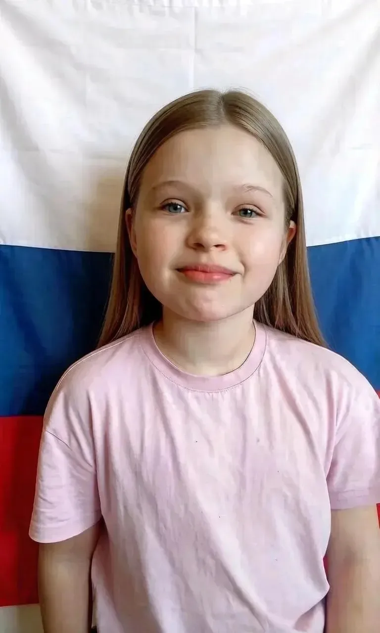 Акция "Флаги России"

 В преддверии праздника "День России"обучающиеся 3 Б класса принимают участие 