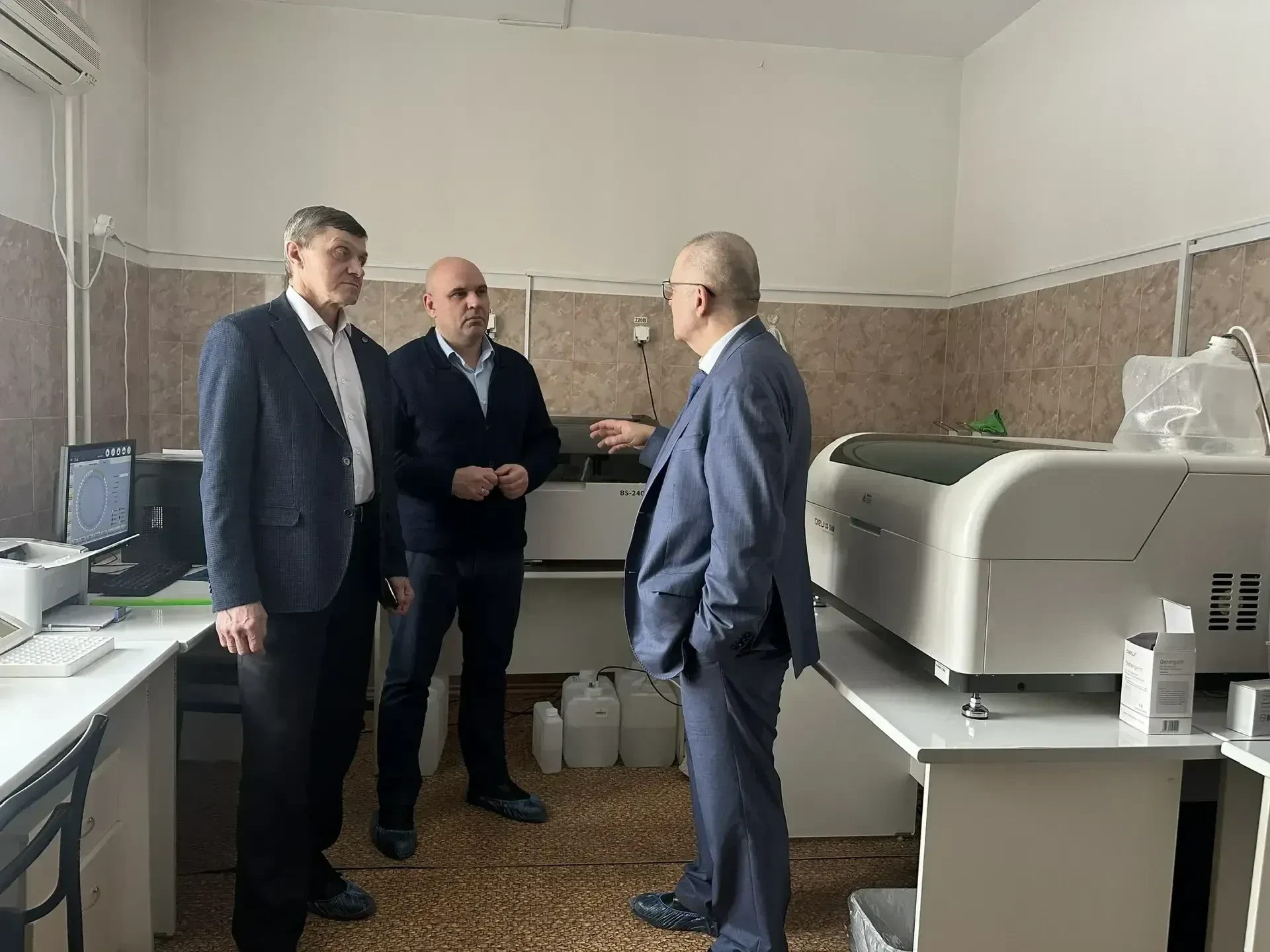 Зафиксировал наказы от коллектива Кежемской больницы