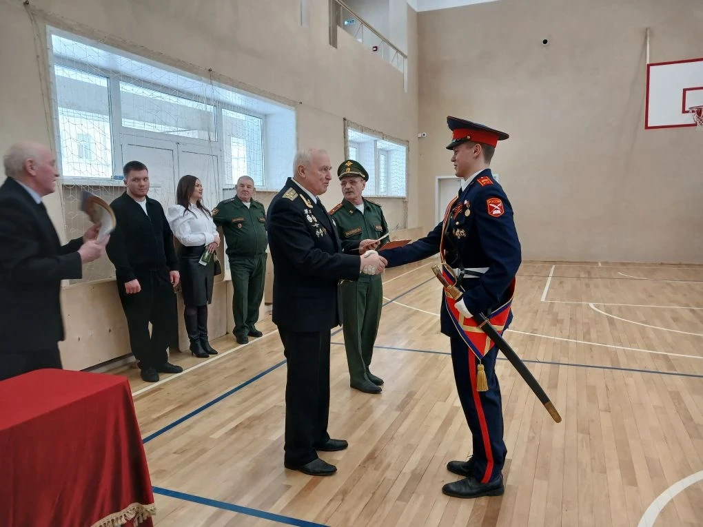 Сергей Бондаренко принял участие в торжественной линейке  🏫В Вологде, в средней общеобразовательной 
