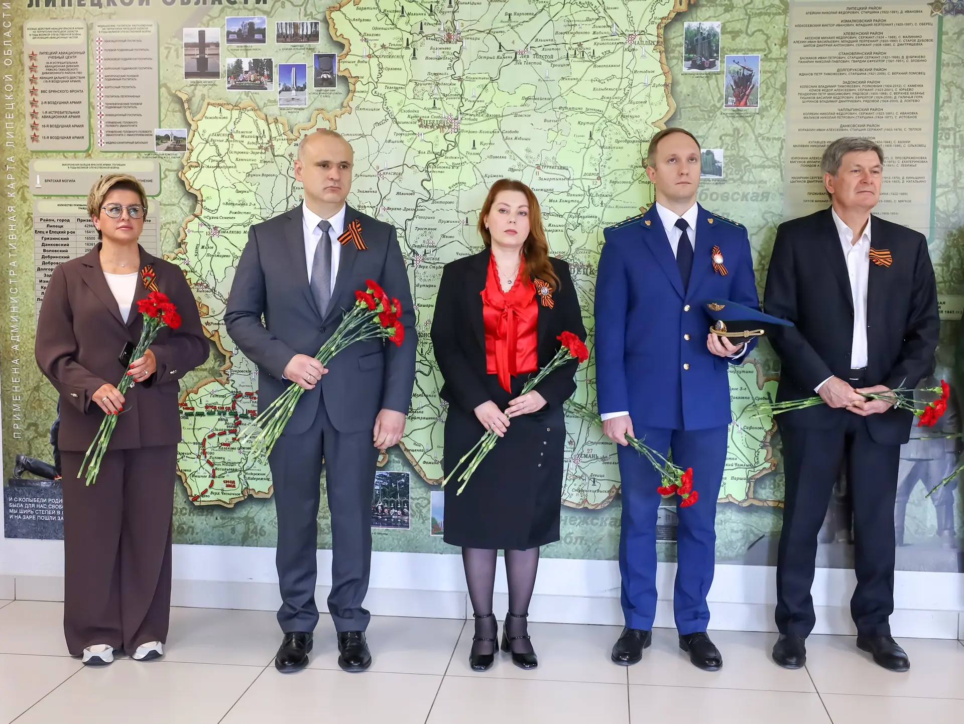 Сегодня в школе села Кузьминские Отвержки состоялось торжественное открытие барельефа Г...