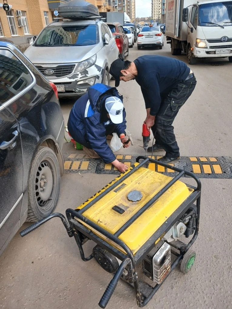🚧 Сегодня приступили к монтажу искусственных неровностей (лежачих полицейских), демонтированных в зи