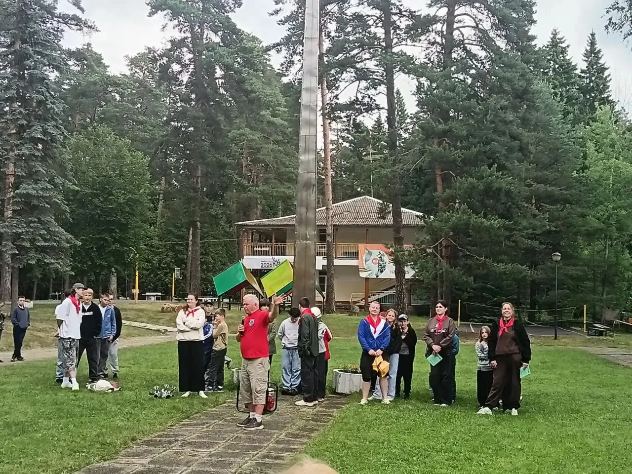 🧑🏻‍🚒День безопасности в лагере: учимся у профессионалов!

Сегодня наши отряды встретились с сотру