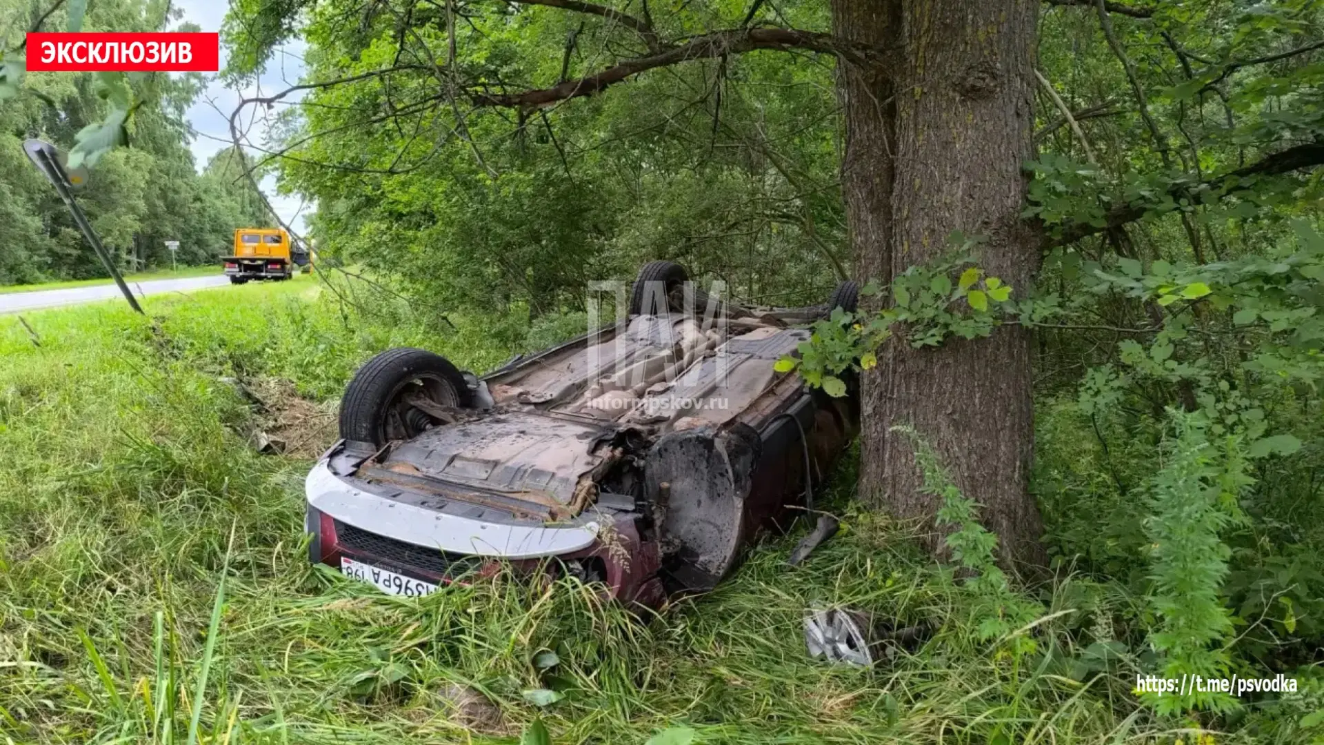 В Локнянском районе, на въезде в деревню Башово, водитель автомобиля Volvo, двигаясь по направлению 