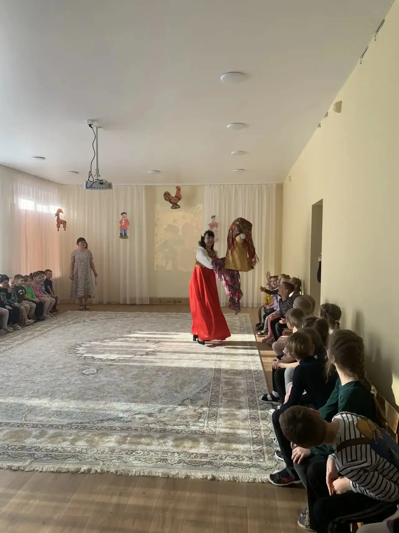 «Масленица» в нашем детском саду стала традиционным и любимым праздником для детей. В э...