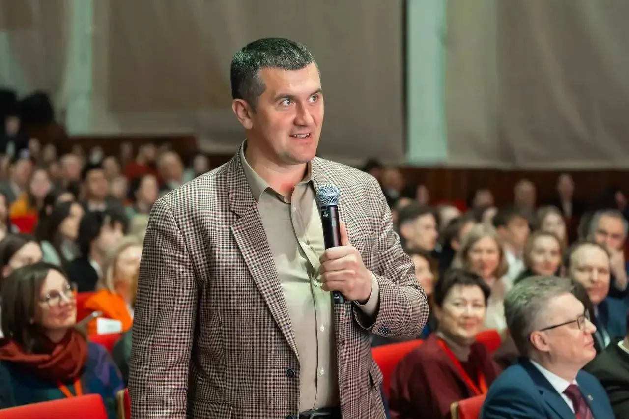 Валерий Фальков открыл пленарную сессию XI Всероссийского форума молодых ученых, инженеров и предпри