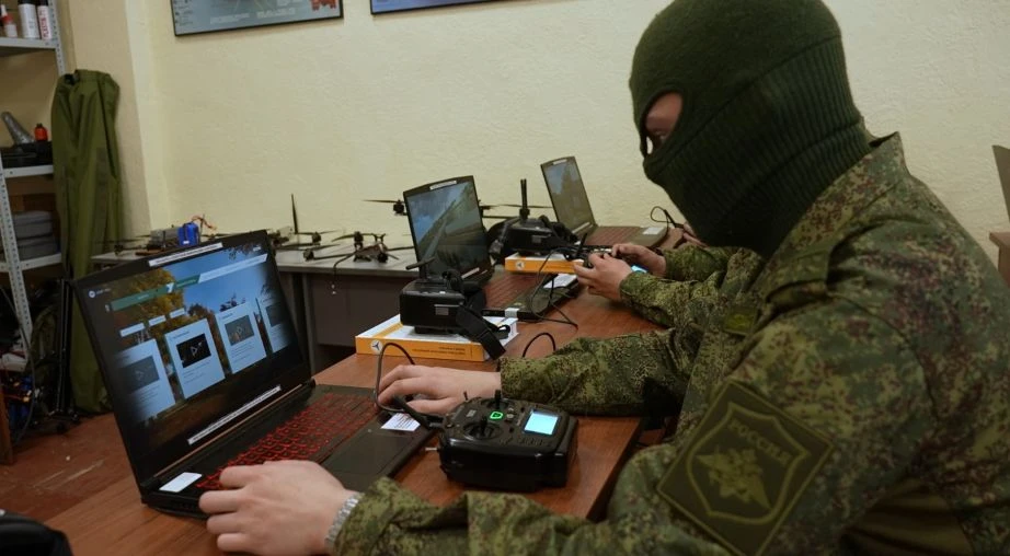 Более 900 граждан подали заявки на службу в войсках беспилотных систем в Хабаровском крае
⁣
Интерес 