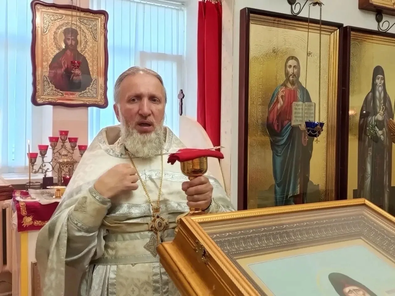 В праздник Нерукотворного Образа Спасителя совершена литургия в больничном храме участк...