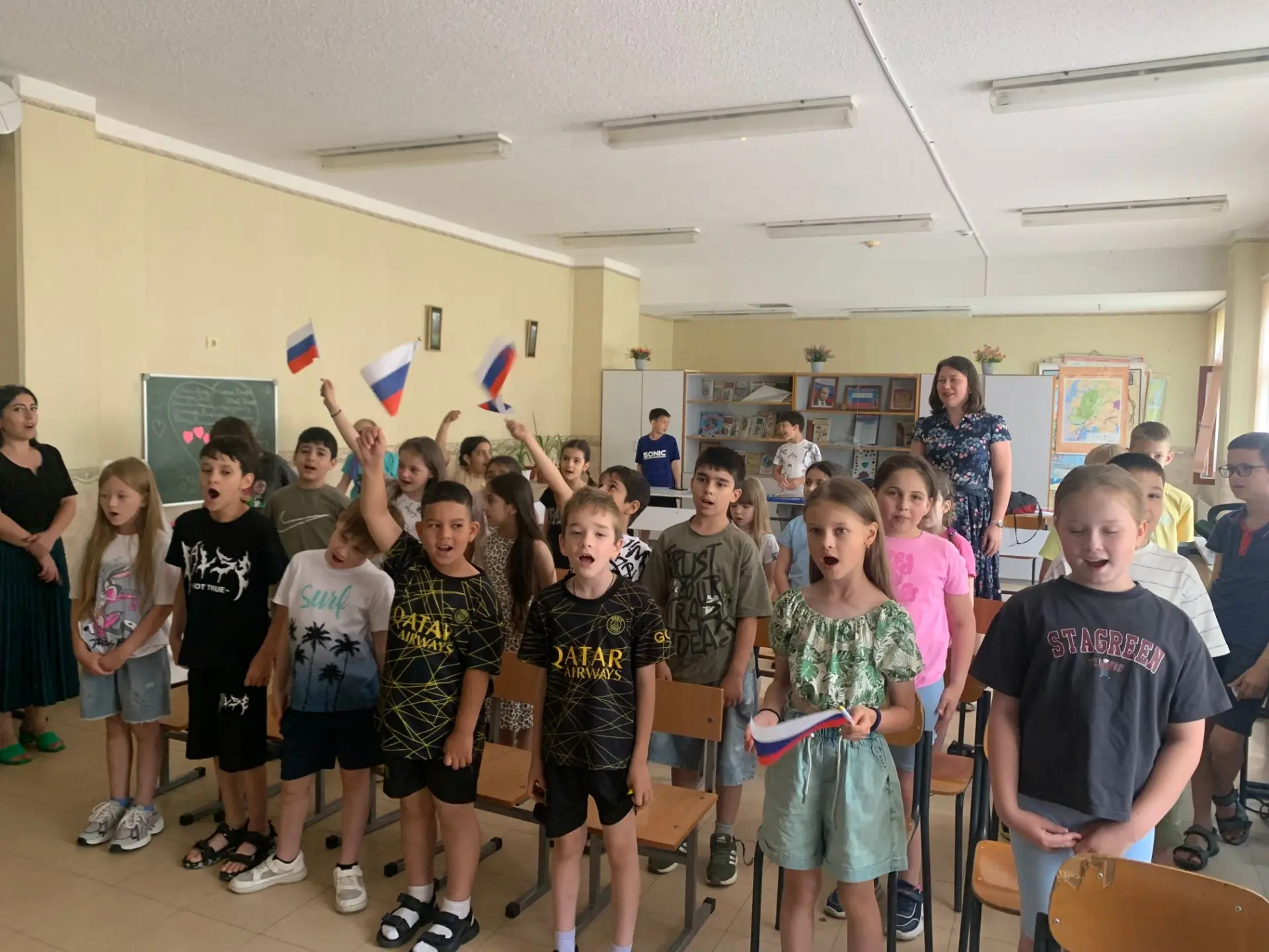 День России 🇷🇺

В пришкольном лагере с дневным пребыванием  "Солнышко" 🌞  прошла викторина «Своя 