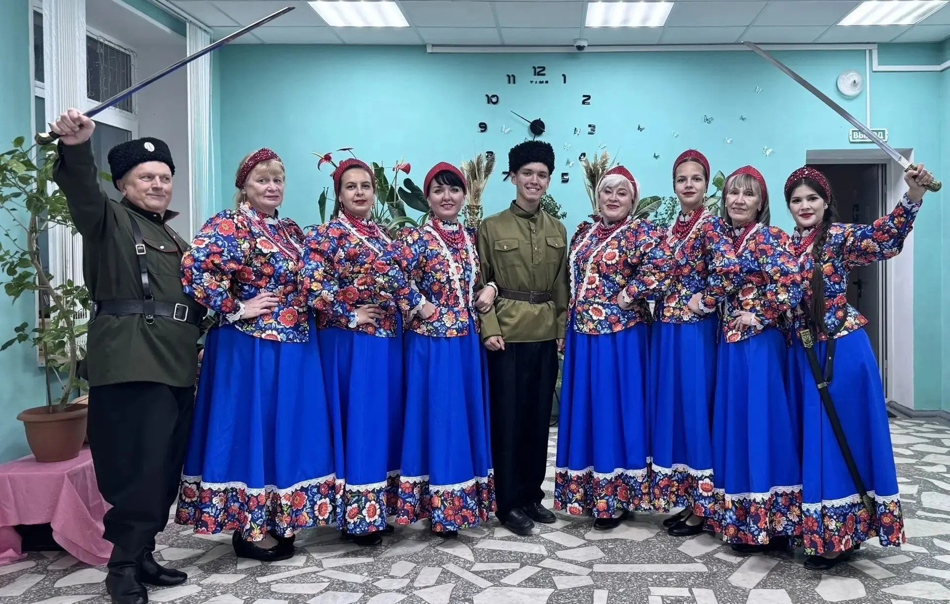 Танцевали и пели всем селом!