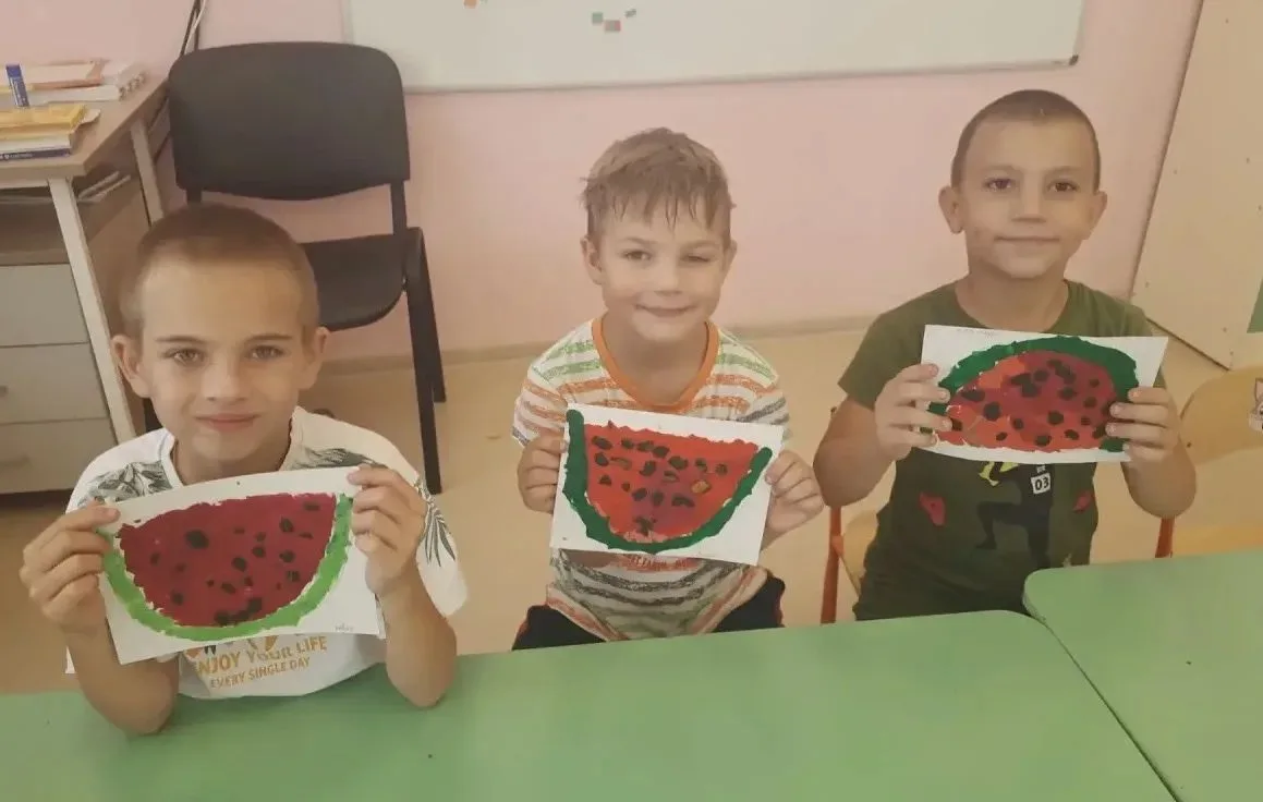 Утро в УДК 6 началось с загадки про полосатую ягоду, и ребята с восторгом догадались, чему посвящён 