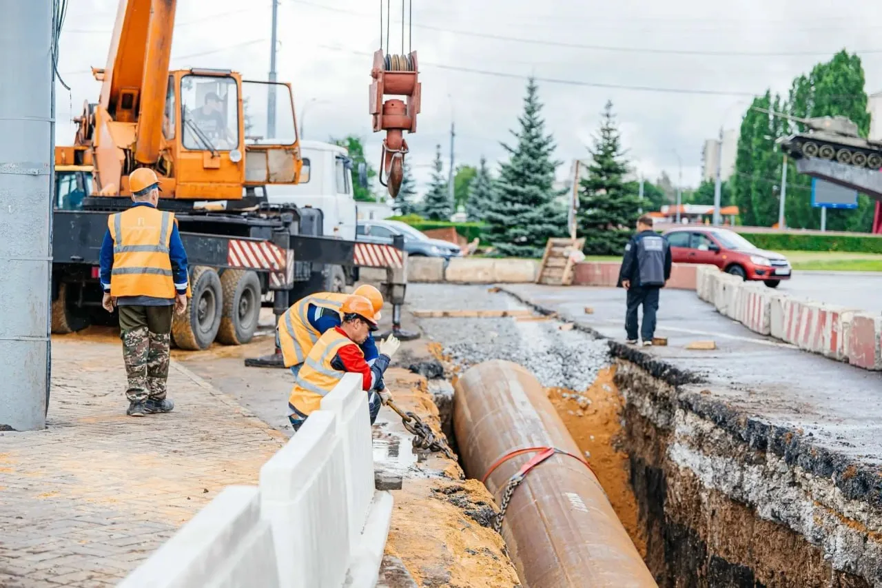 На Октябрьском мосту на неделю изменят схему движения