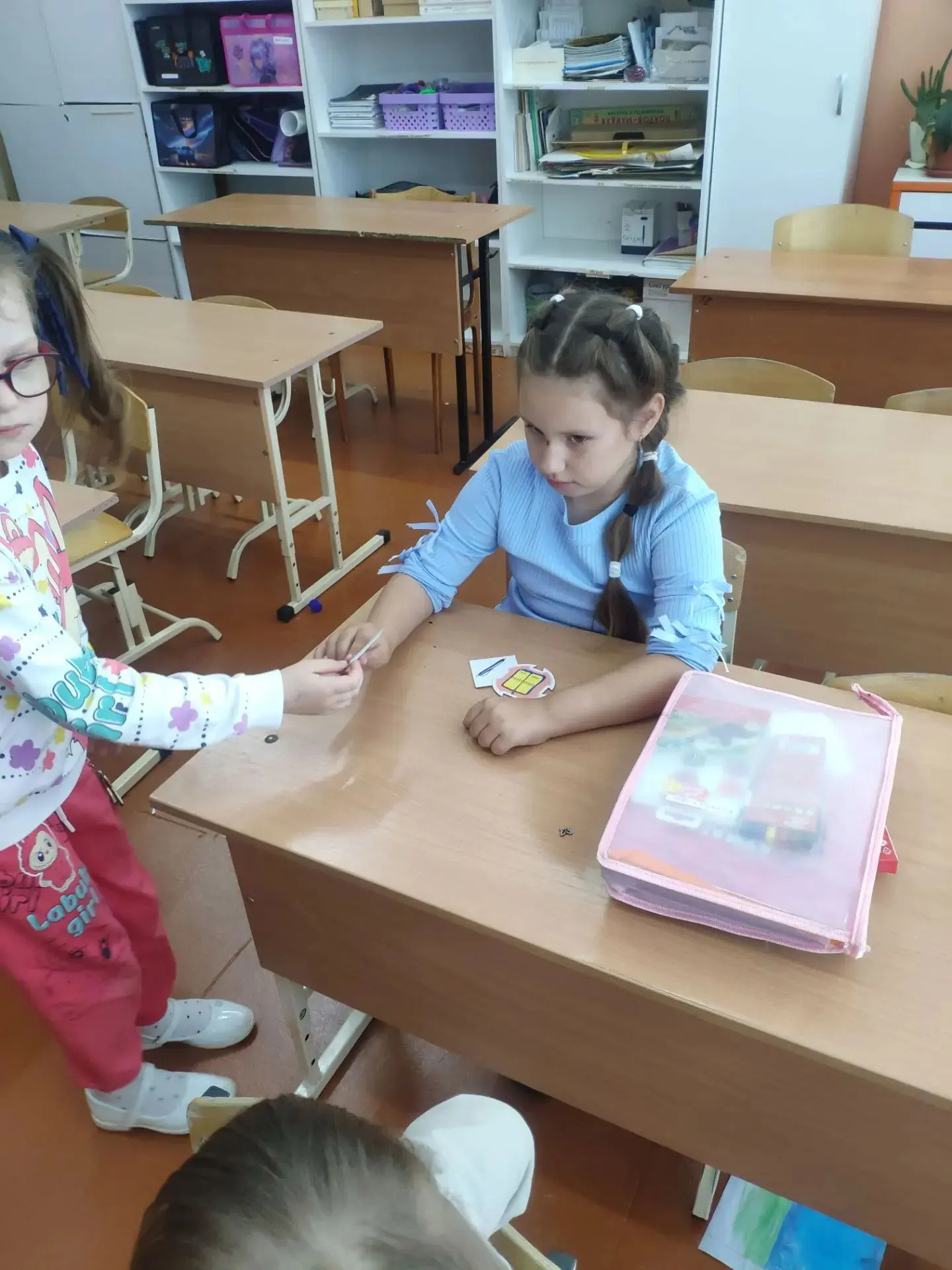 «Тёплые ладошки»: как ребята учились дарить заботу своим бабушкам и дедушкам.