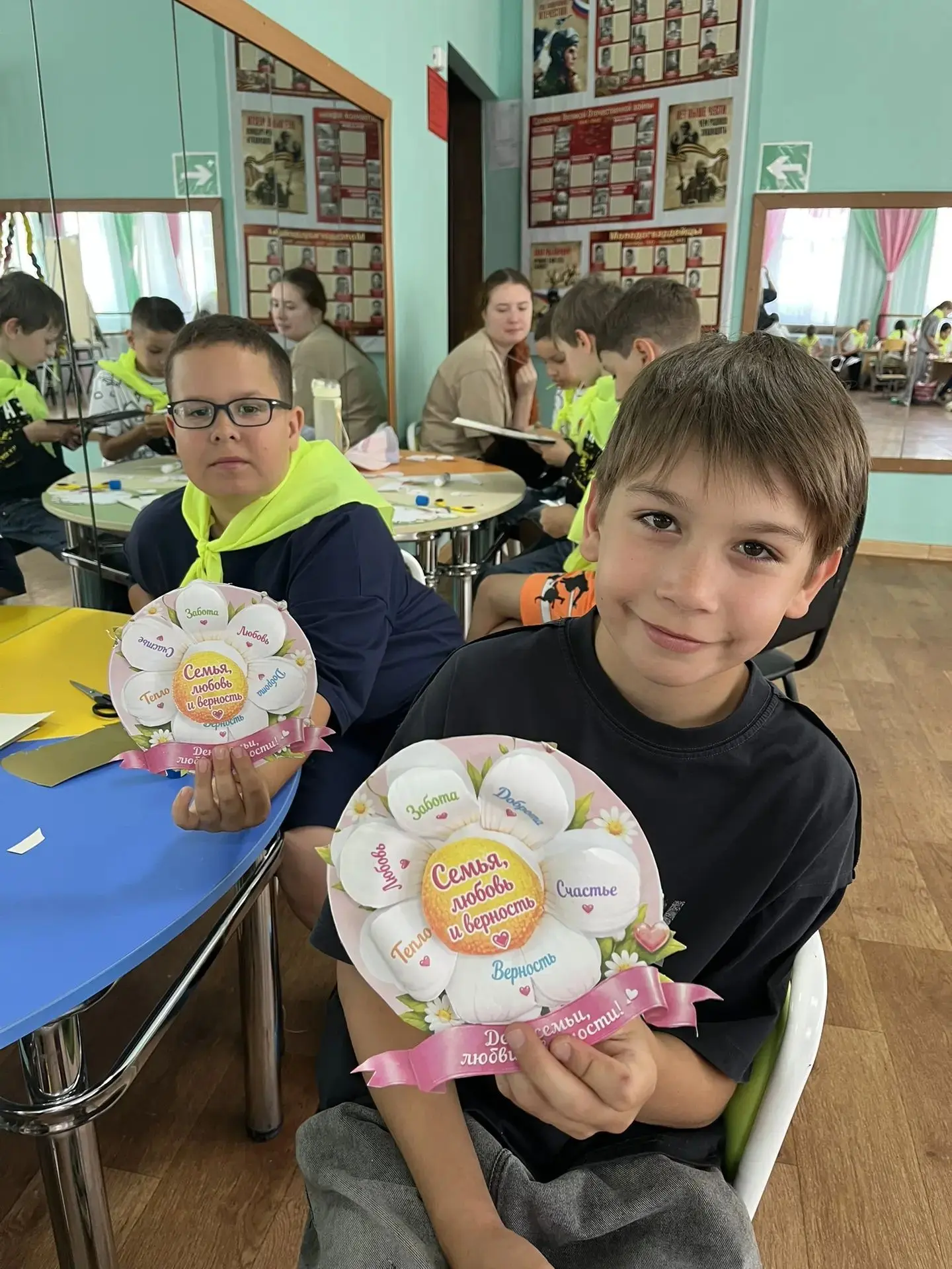 ✨ Тепло наших сердец для любимых!🌸

В детском оздоровительном лагере «Тополёк» прошел уютный мастер